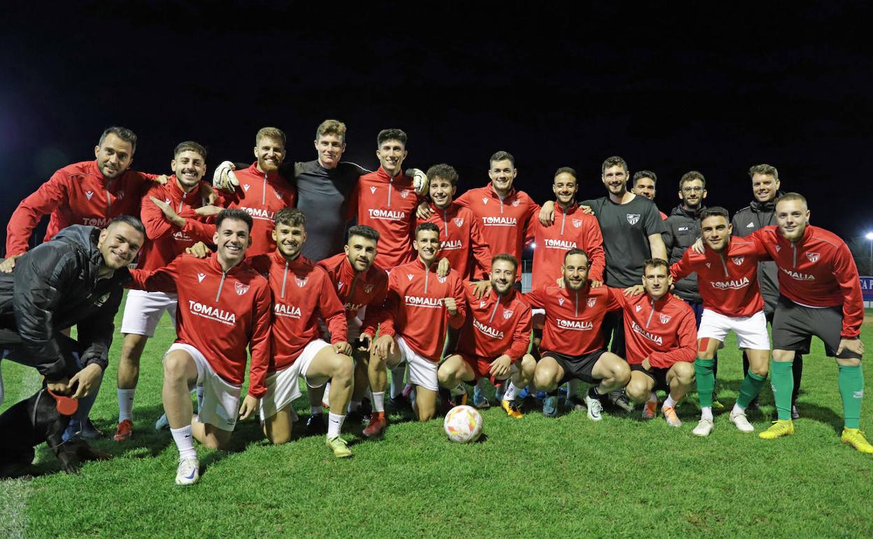 El equipo en el entrenamiento del martes.