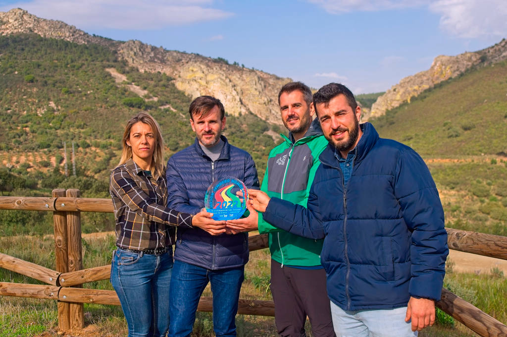 Fotos: Entrega del premio al Mejor Sendero Homologado de España
