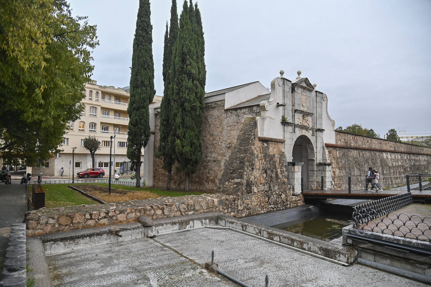 En 1965 derribaron el Baluarte de San Juan que llegaba a Puerta Pilar.