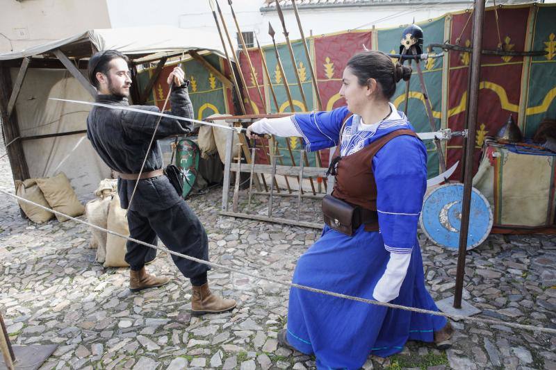 Fotos: El Mercado Medieval de Cáceres, ante su jornada más multitudinaria