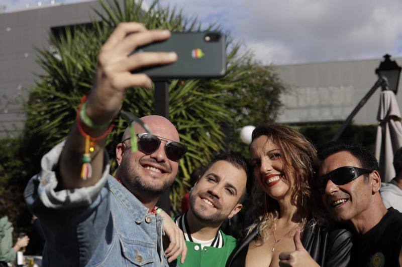 Fotos: ¿Conoces a los asistentes de la fiesta de los noventa en Badajoz?