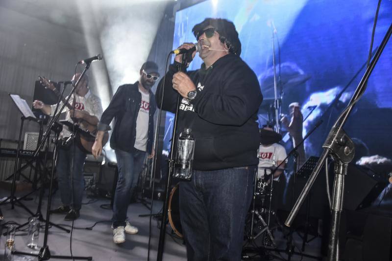 Fotos: ¿Conoces a los asistentes de la fiesta de los noventa en Badajoz?