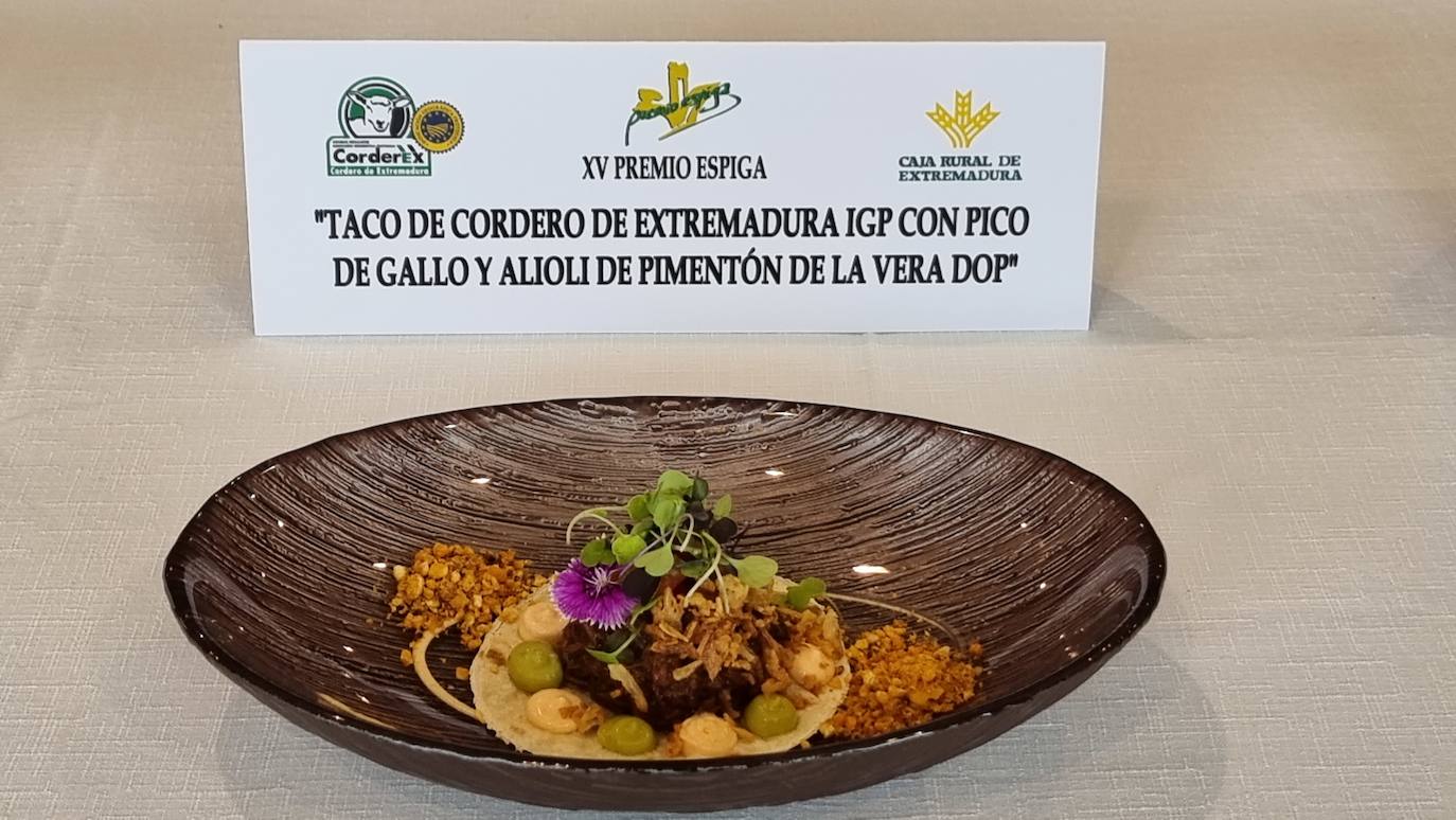 Antonio Falcón con el primer premio