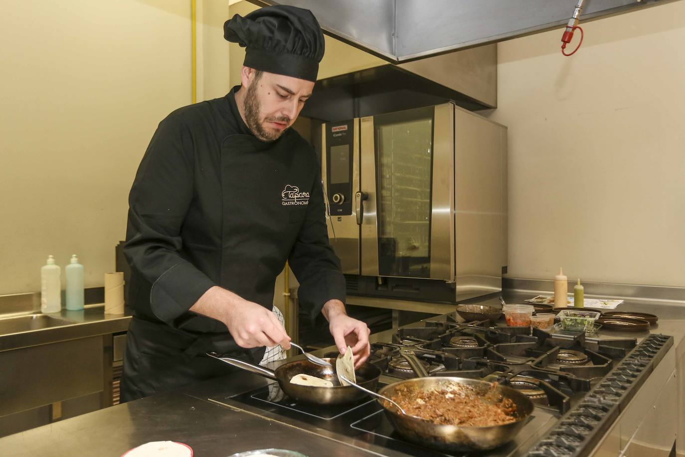 Antonio Falcón con el primer premio