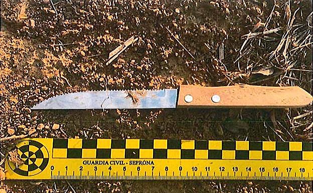 Cuchillo encontrado al lado del cuerpo de 'Borrasca', lo que provocó el inicio de la investigación.