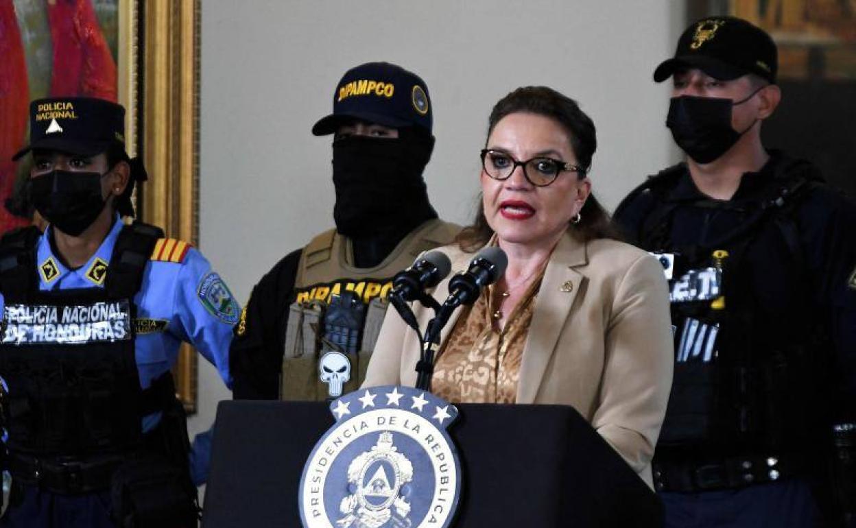 La presidenta de Honduras , Xiomara Castro, este jueves durante el lanzamiento del 'Plan Integral para el Tratamiento de la Extorsión y Delitos Conexos'.