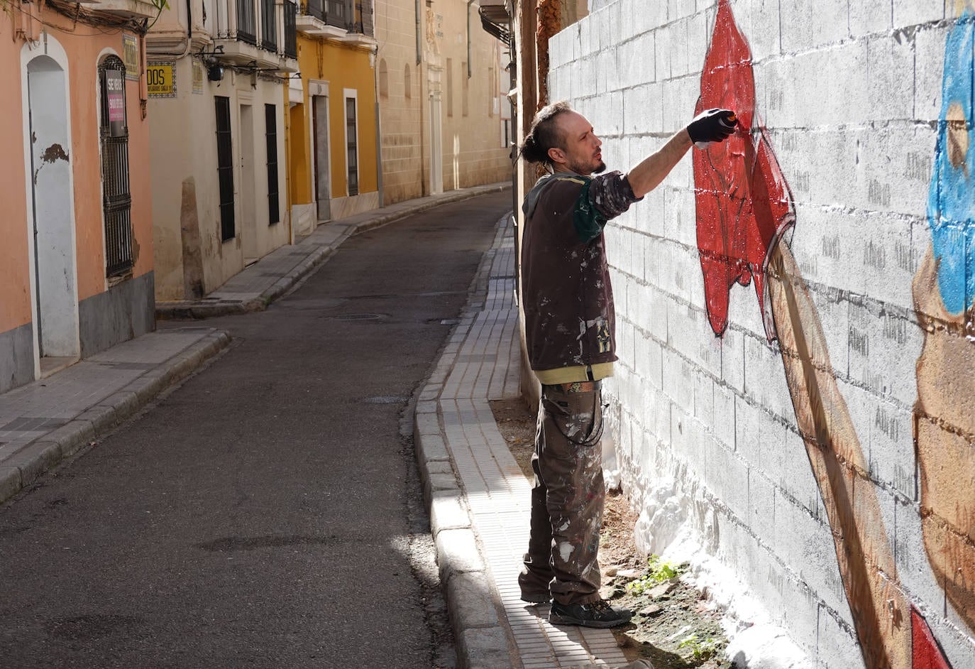 Fotos: Badajoz Pinta decora los murales del Casco Antiguo