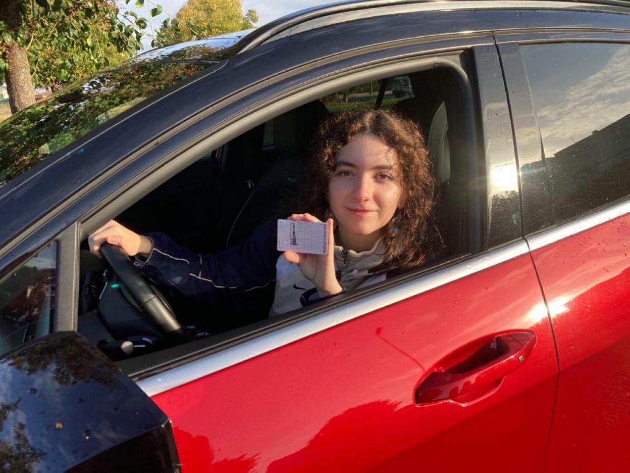 Los jóvenes de 16 y 17 años podrán conducir por autopistas. POLO