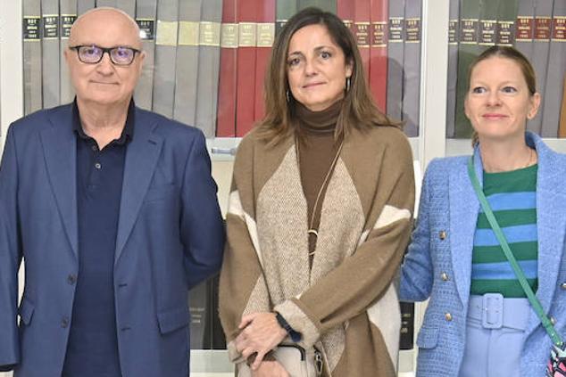 José Ramón Alonso de la Torre, Carmen Touchard y Rocío Romero.