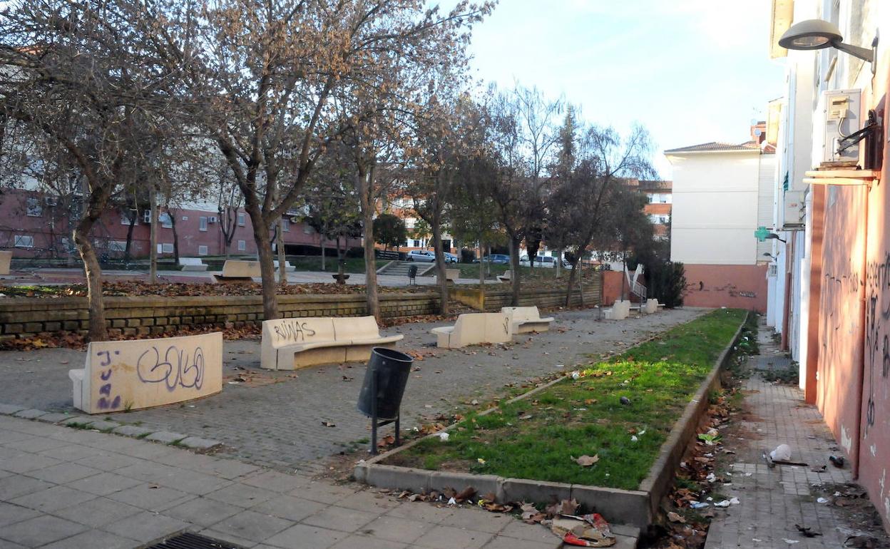 Imagen de archivo de una plaza del barrio Bellavista, donde ha tenido lugar la incidencia.