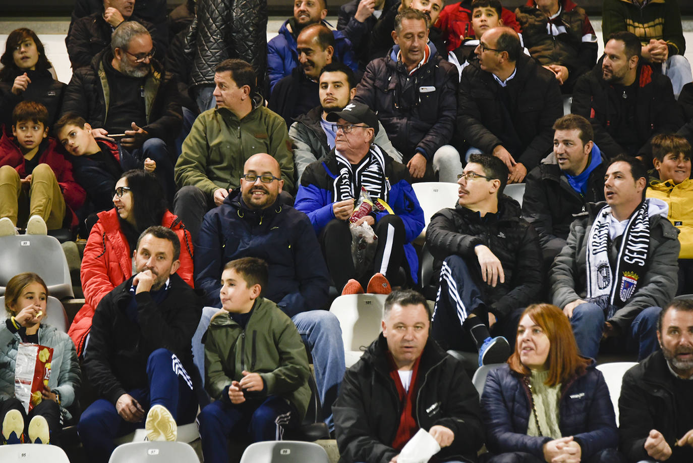 Fotos: Búscate en la grada del Nuevo Vivero