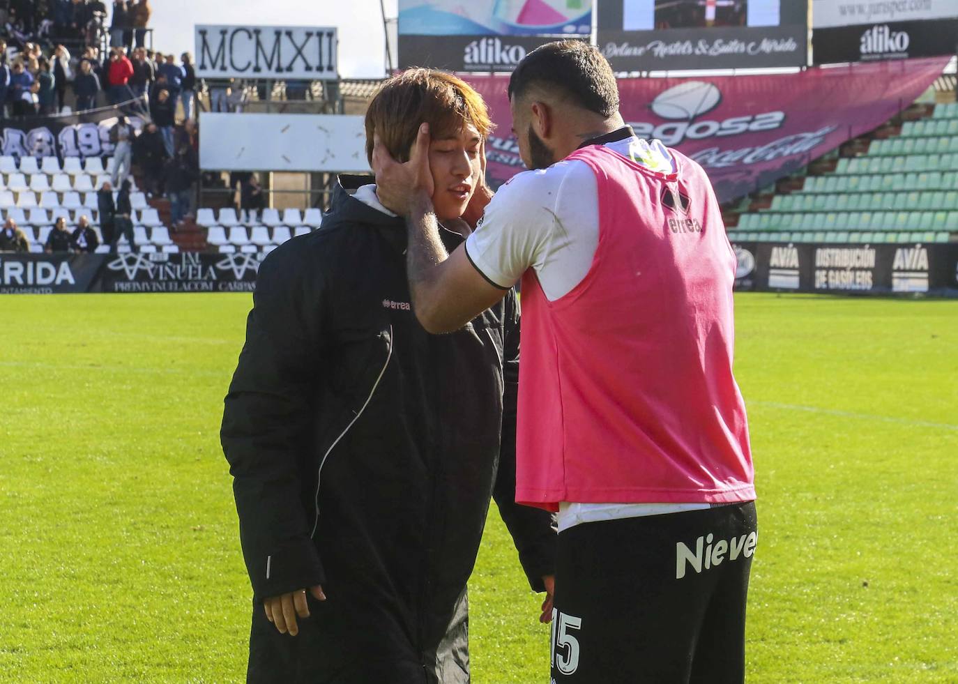 Fotos: Las mejores imágenes del Mérida-Badajoz