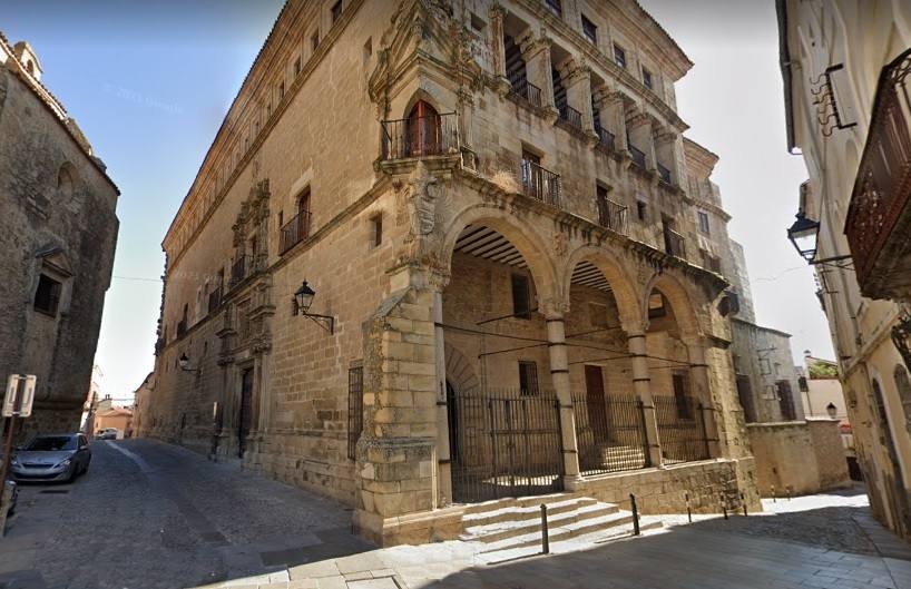 El Palacio ahora está totalmente cambiado en su planta baja.