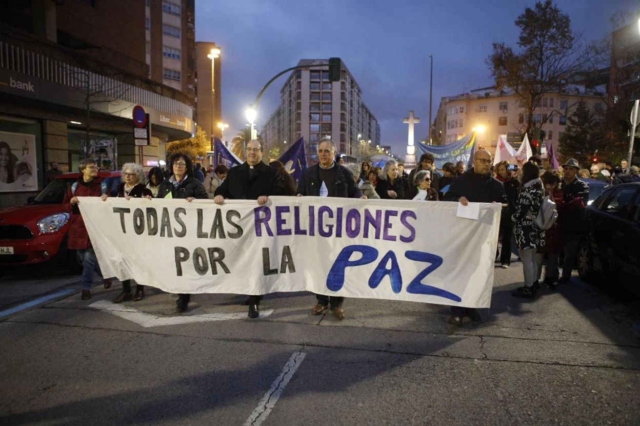 Cuatro Religiones Protagonizan La XXI Marcha Por La Paz En Cánovas | Hoy