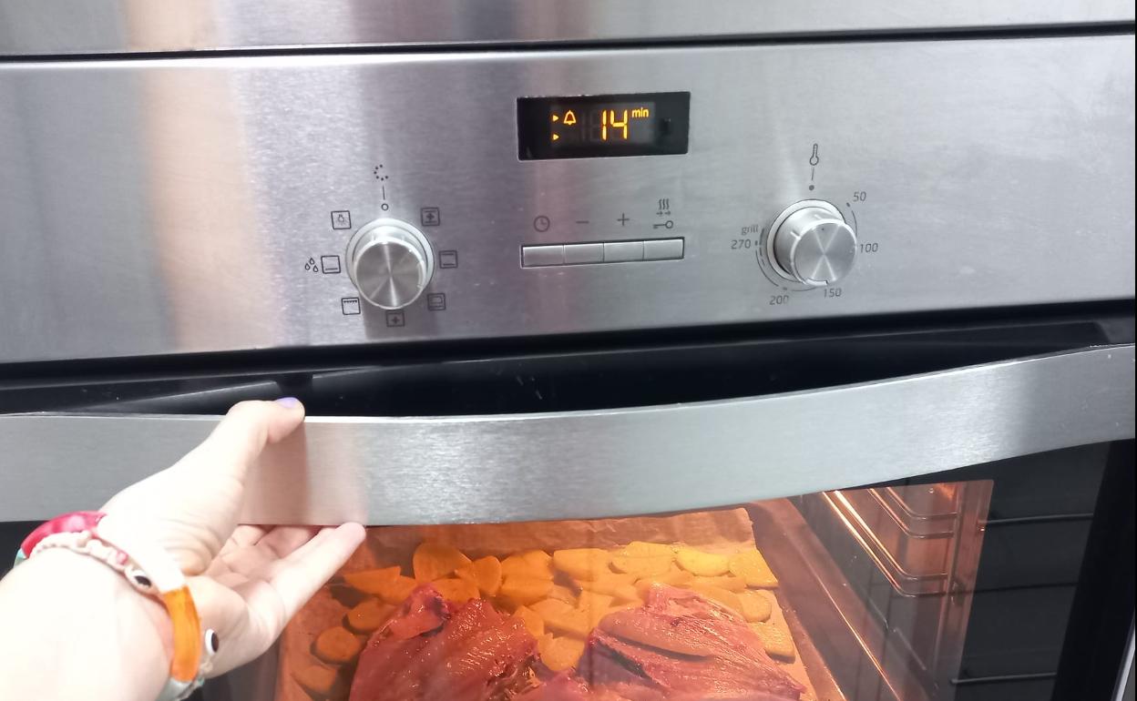 Horario luz 2022: El precio de la luz cae este miércoles: estas son las horas más caras y baratas