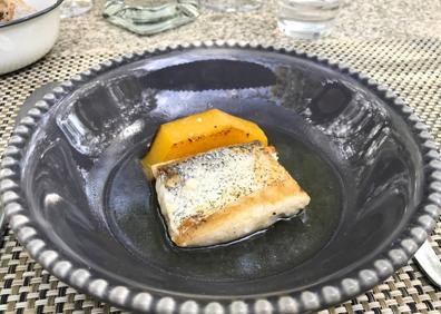 Imagen secundaria 1 - Crema de guisantes, merluza y lengua.