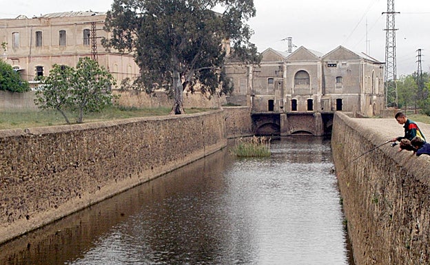 Imagen principal - El asesinato de tres niños en Badajoz que recorrió España en el año 35