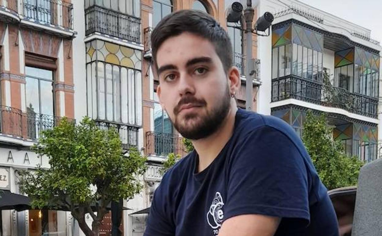 Hernán Álvarez tiene 23 años y estudia Periodismo. 