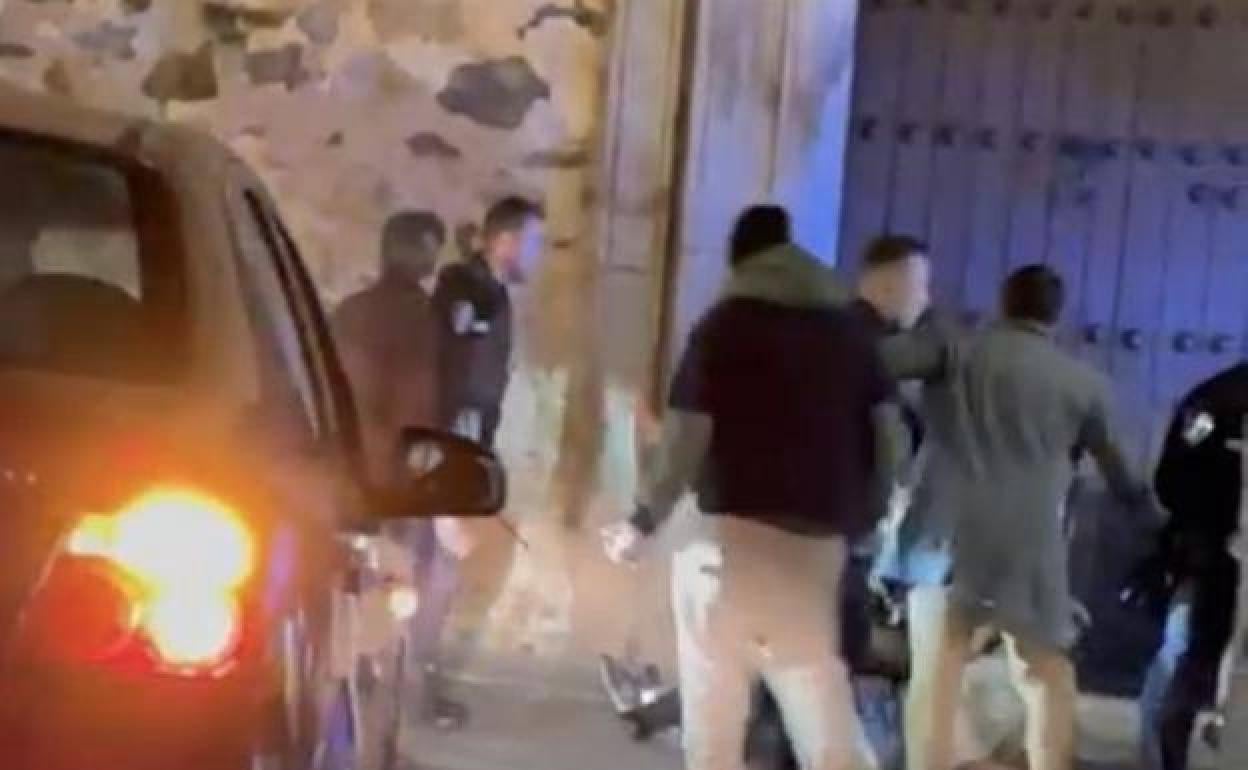 Captura de vídeo del incidente junto a la plaza de Santa Clara. 