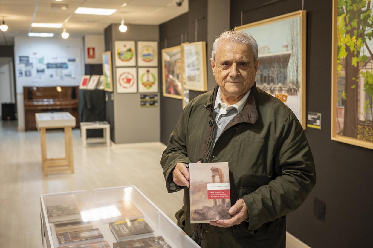 Tomás Martín Tamayo en la presentación de su libro. 