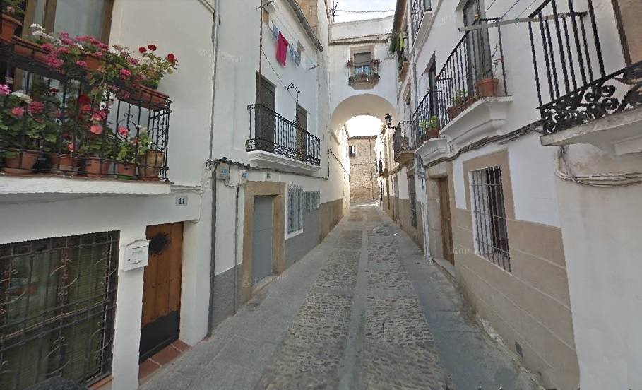 La frutería estaba en el número 11 de la calle.