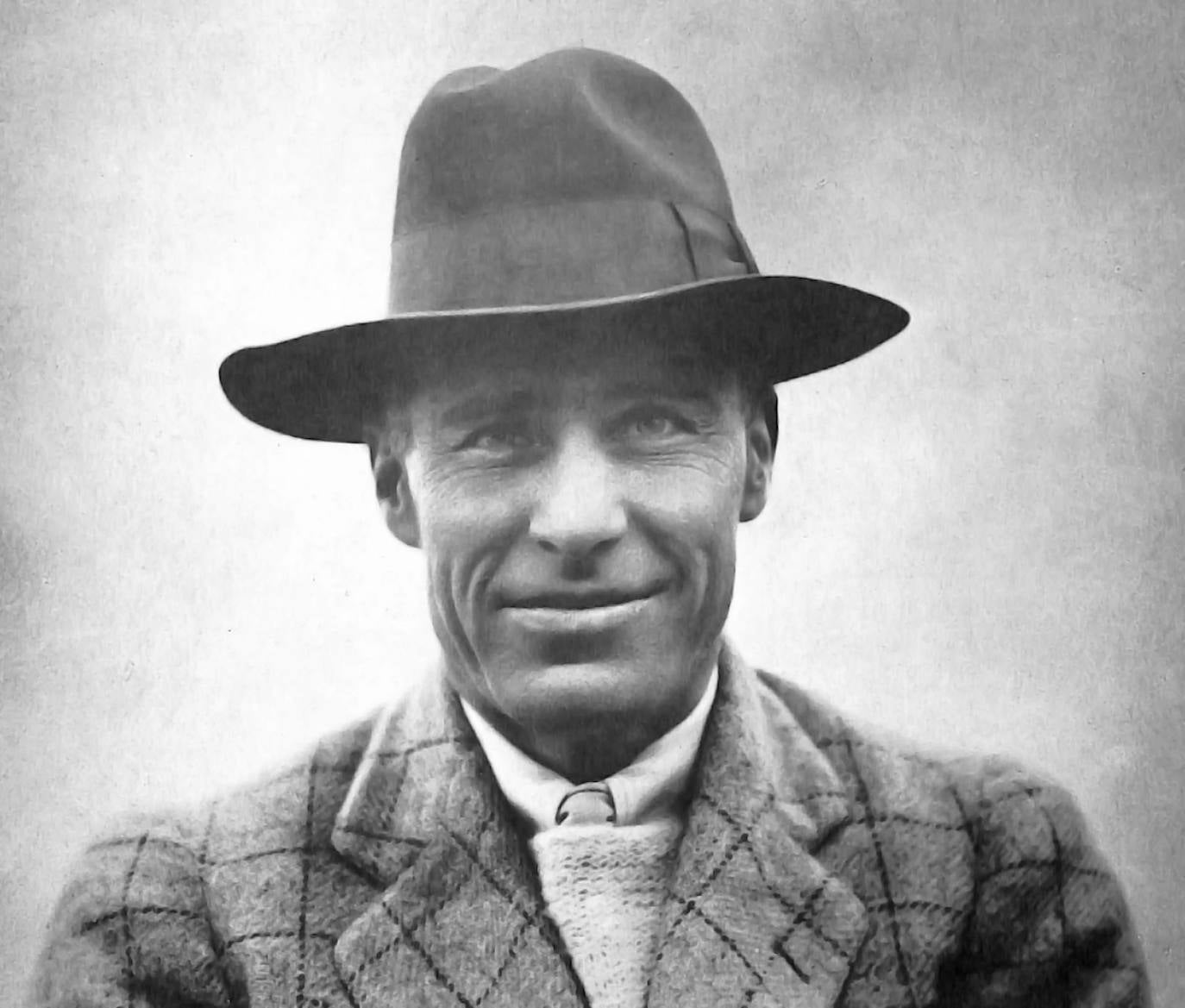 Entusiasta de los coches, Rumsey murió en un accidente de tráfico en 1922. Tenía 43 años.