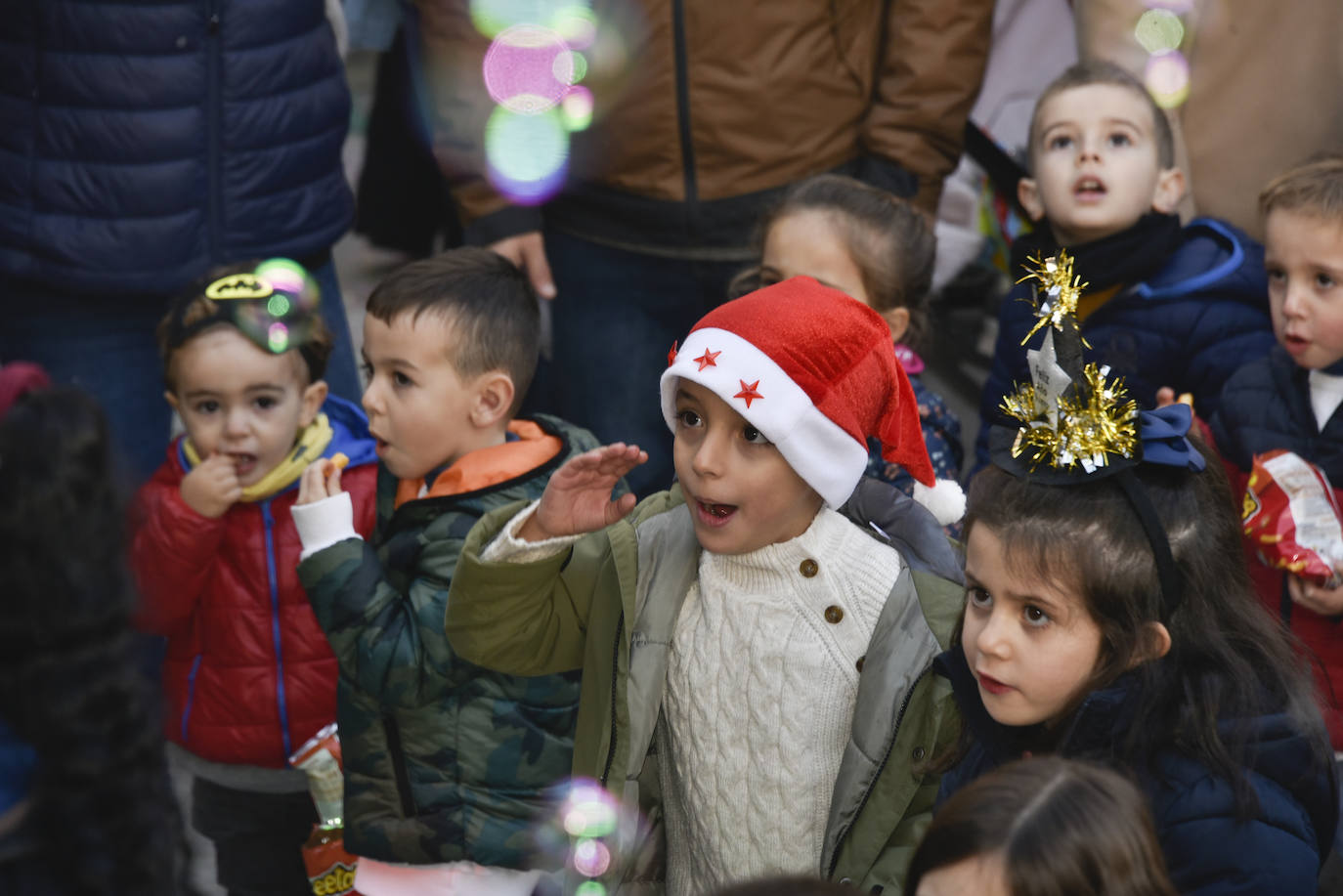 Fotos: La Nochevieja infantil llena la plaza de España de Badajoz
