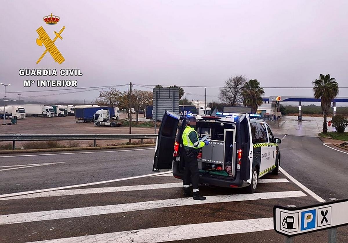 Un camionero de Montijo que estaba en búsqueda y captura da positivo en cocaína
