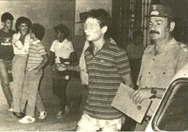 El autor del crimen tras declarar ante el juez en el Ayuntamiento de Ceclavín.