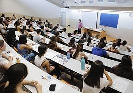 Imagen de archivo de alumnos sometiéndose a las pruebas de la EBAU.