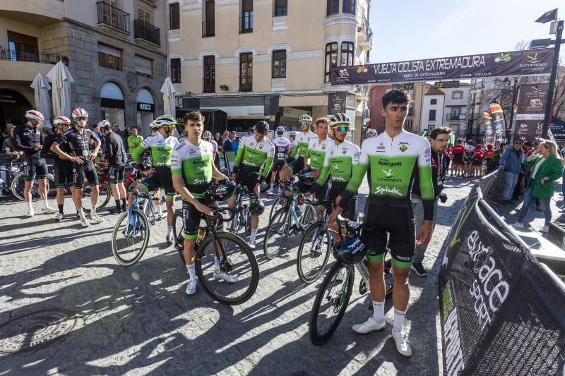 Las mejores imágenes de la primera etapa de la Vuelta a Extremadura