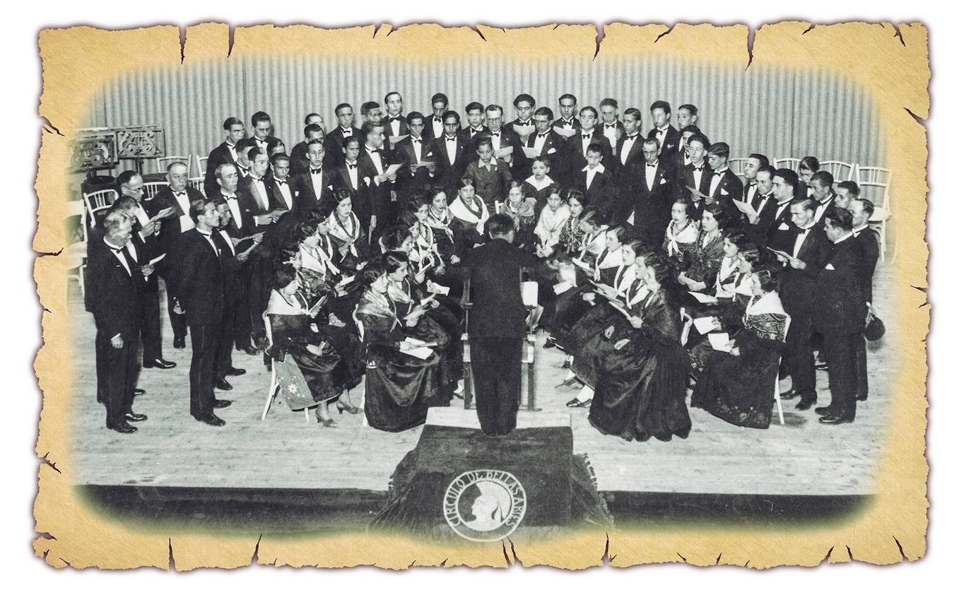 Actuación de la Masa Coral Cacereña en 1931 en Madrid.