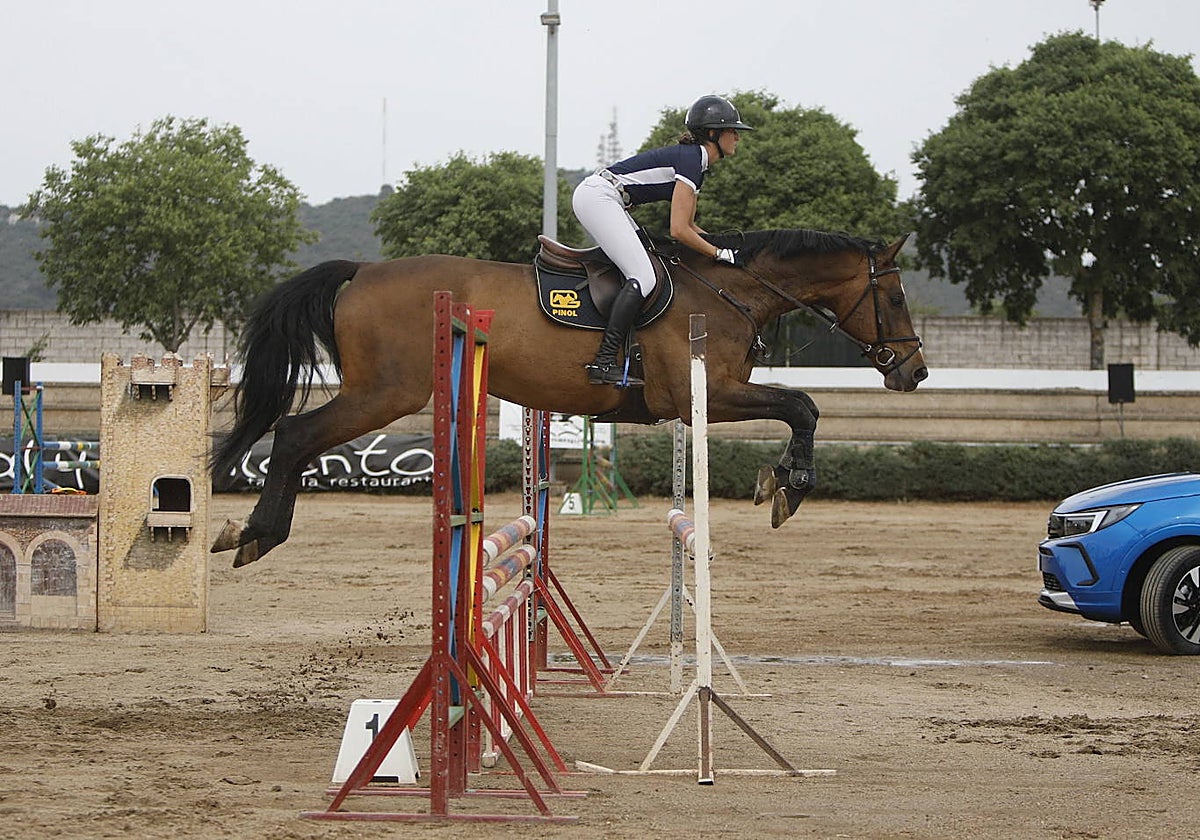 Jinete participante en el concurso del año pasado con su caballo.