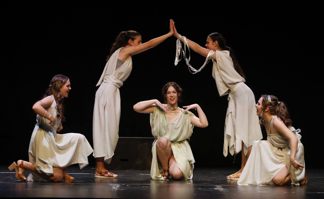 Representación de 'Hércules, el musical', dentro del festival Ies-Cena en el teatro Capitol