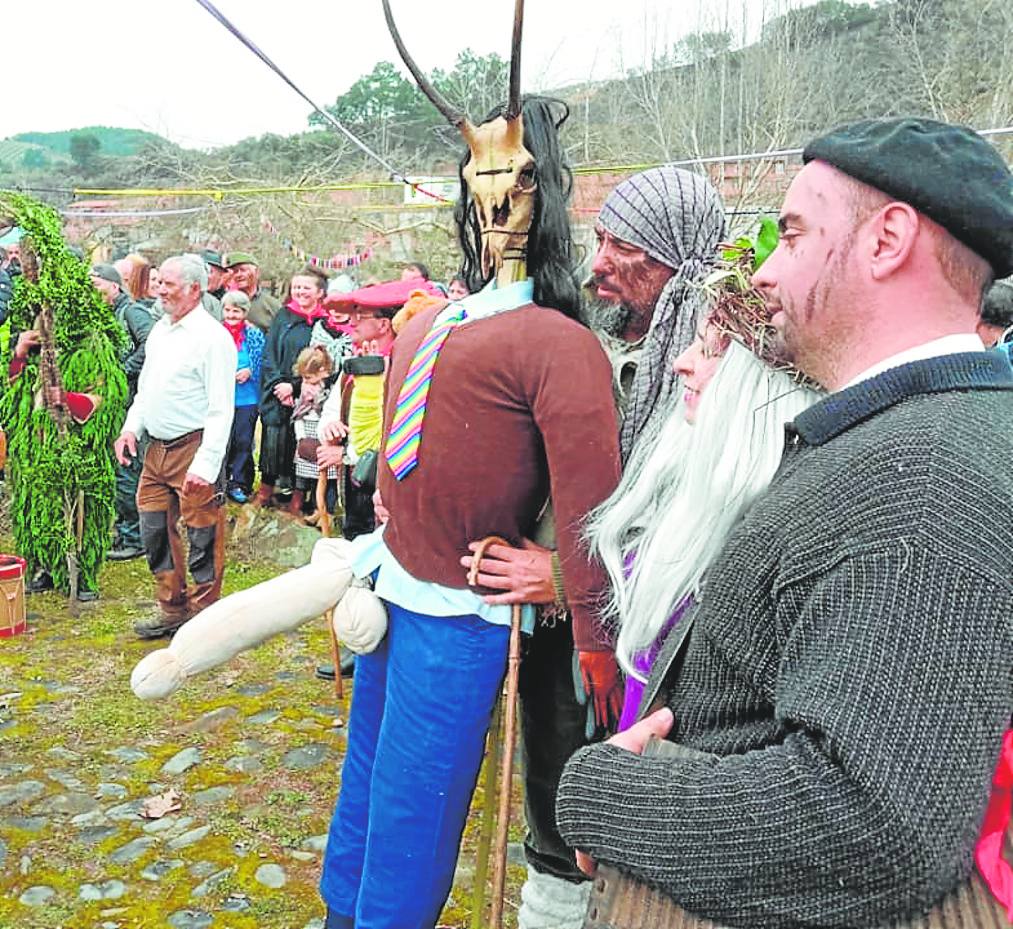 'El Morcillo' y sus grandes atributos sexuales.