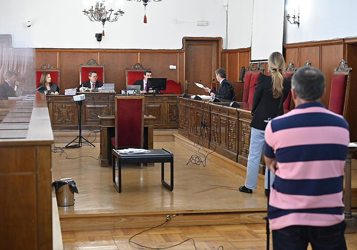 El supuesto autor del incendido está siendo juzgado estos días.