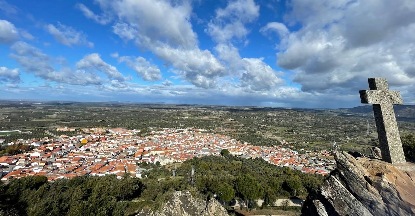 Panorámica de Alcuéscar, en donde ocurrió el crimen el domingo de Carnaval de 1932.