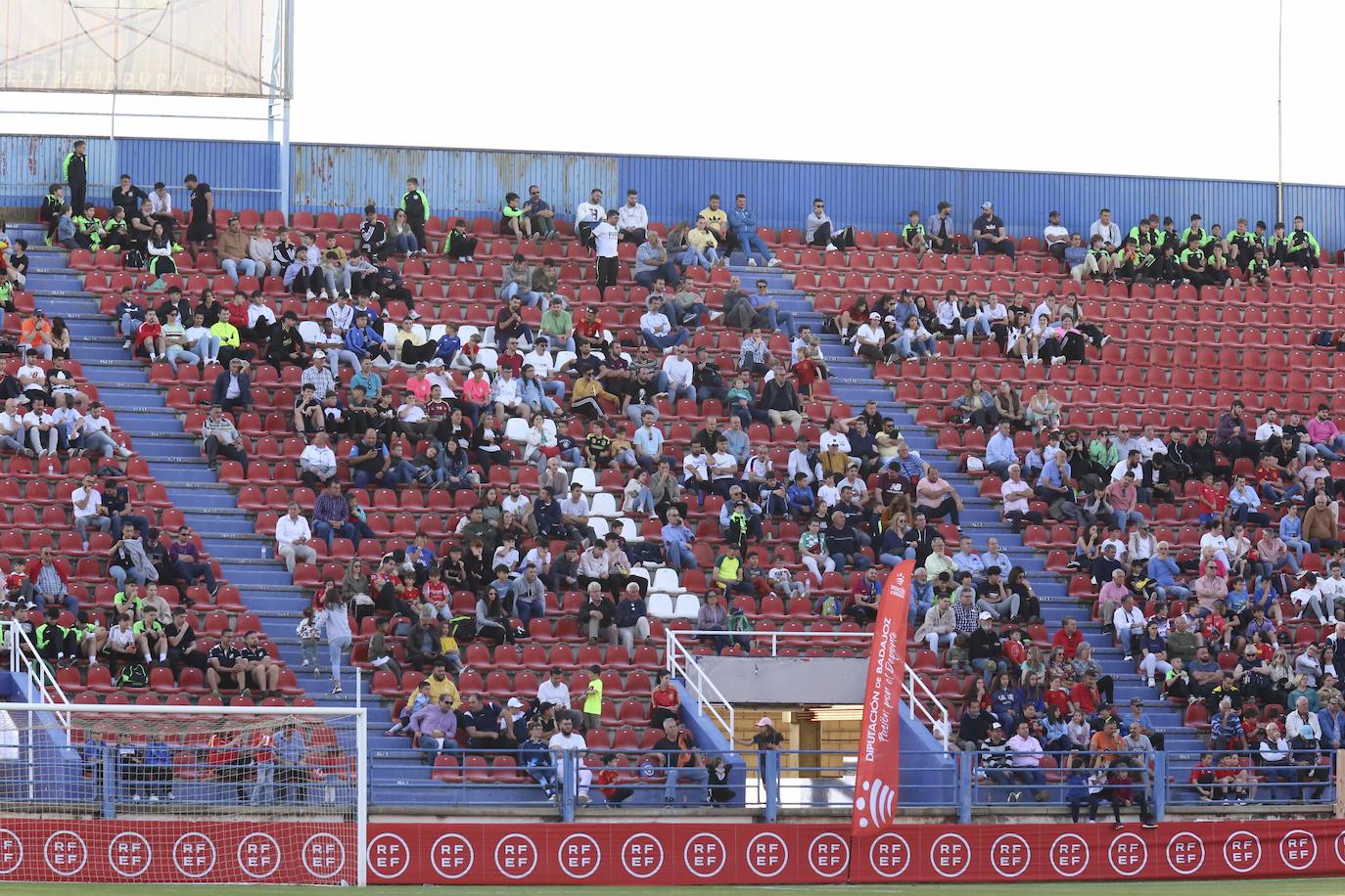 Empate sin goles entre España y Dinamarca en Almendralejo