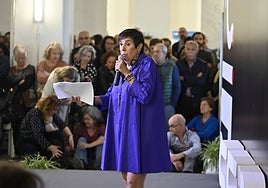 Nieves Concostrina durante su conferencia en Badajoz