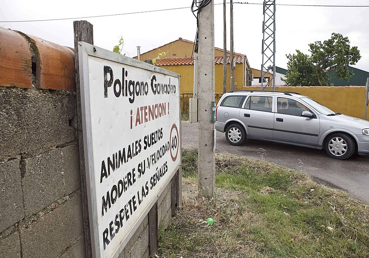 Entrada al polígono ganadero, en la zona norte de Cáceres.