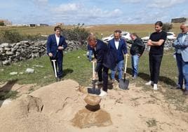 Donald Caspar ha echado tierra sobre la urna en la que se recopila toda la información sobre su proyecto para Extremadura.