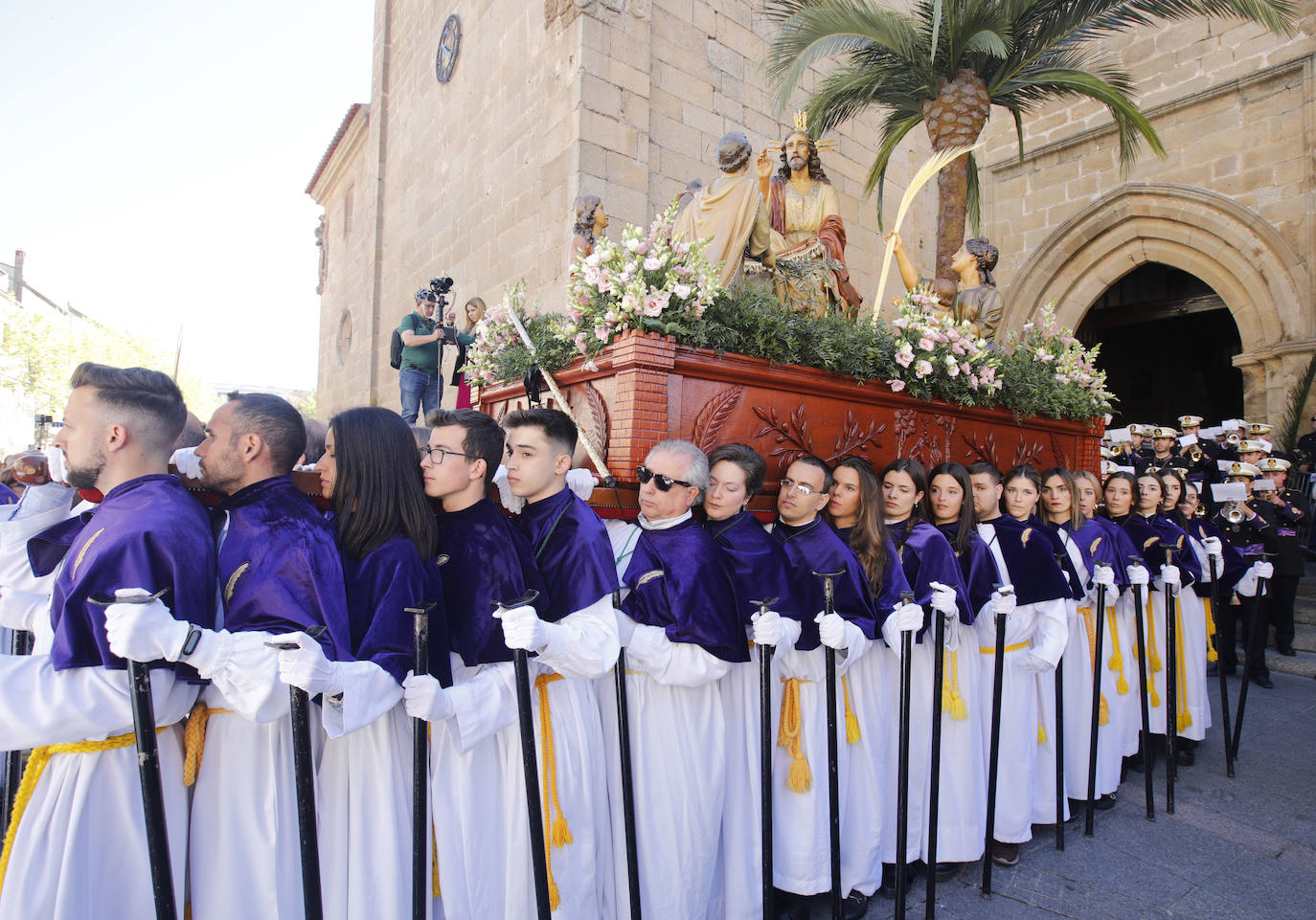 La procesión de la Burrina recordó al que fuera su mayordomo durante 11 años, José Manuel Martín Cisneros, fallecido recientemente