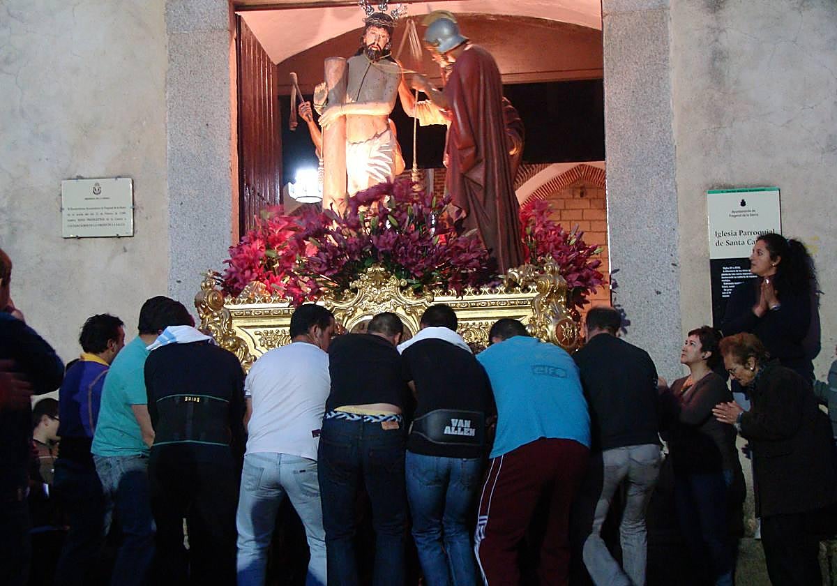 La Cofradía de Jesús Atado a la Columna necesita costaleros con urgencia