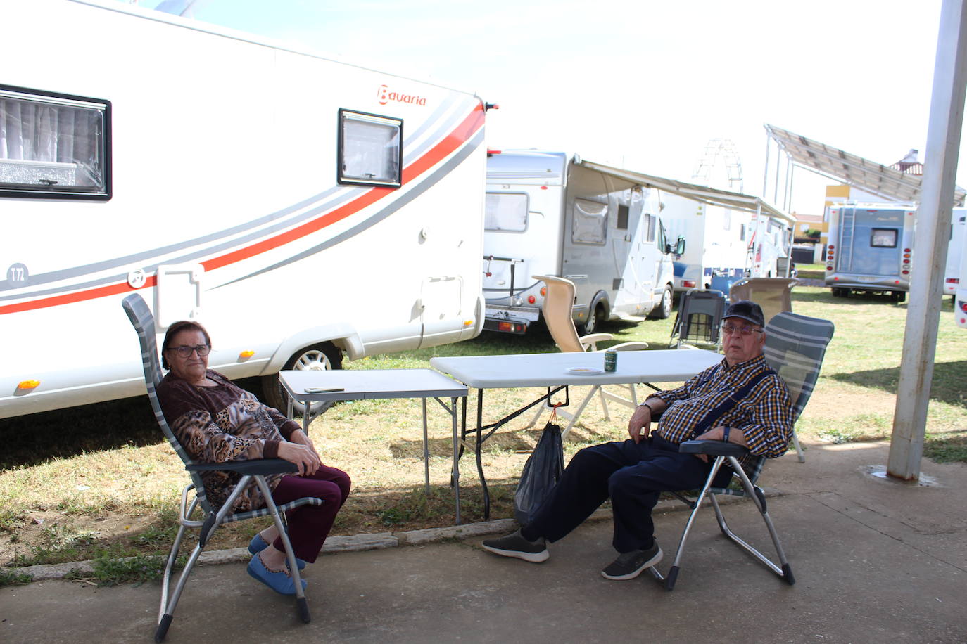 Ambiente familiar entre los caravanistas desplazados hasta Oliva de la Frontera