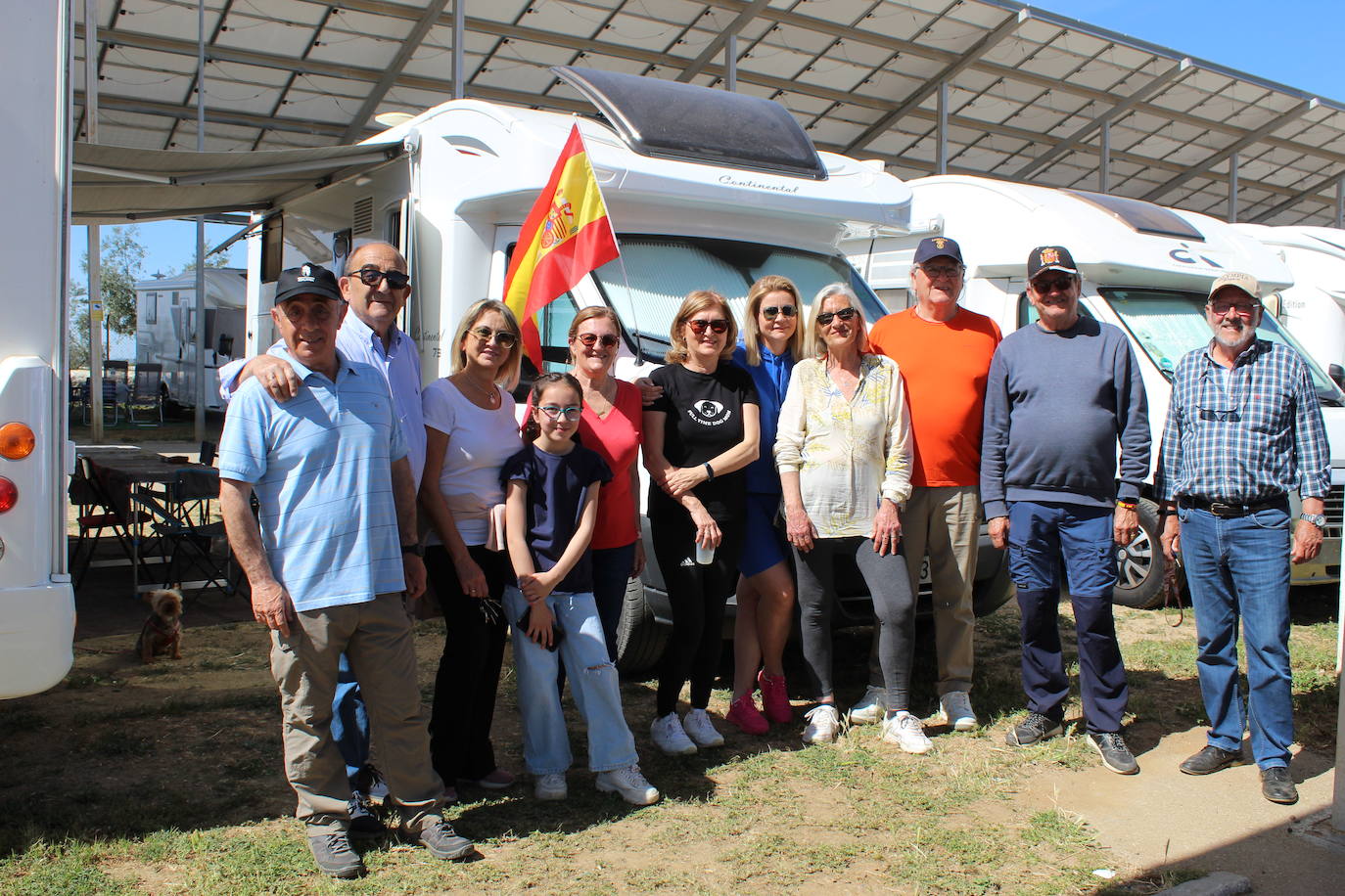 Ambiente familiar entre los caravanistas desplazados hasta Oliva de la Frontera