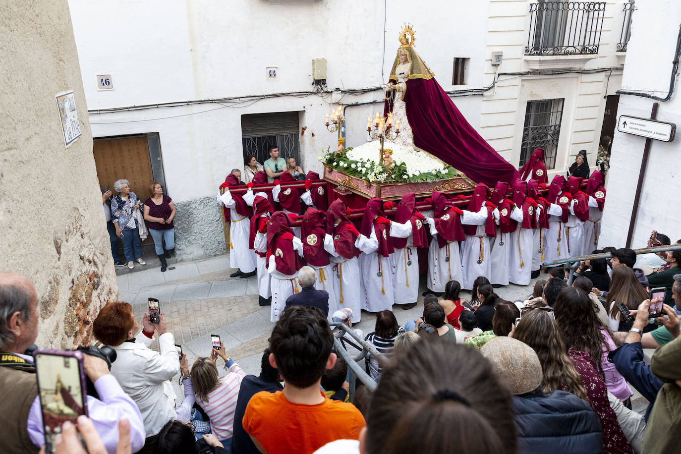 Procesiónj de la Hermandad de la Sagrada Cena en Plasencia este Jueves Santo. 