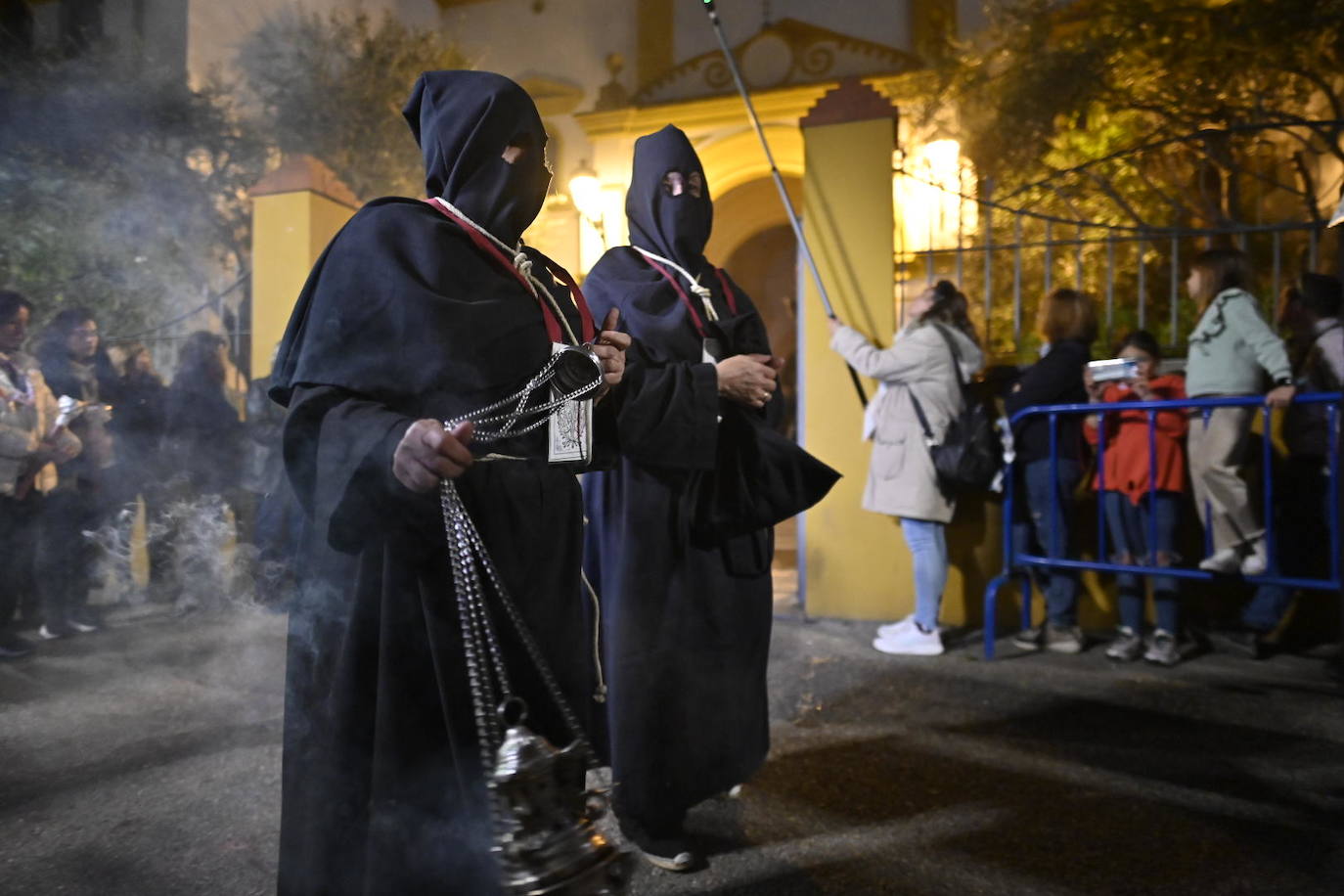 La procesión del Cristo de la Paz de Badajoz, en imágenes