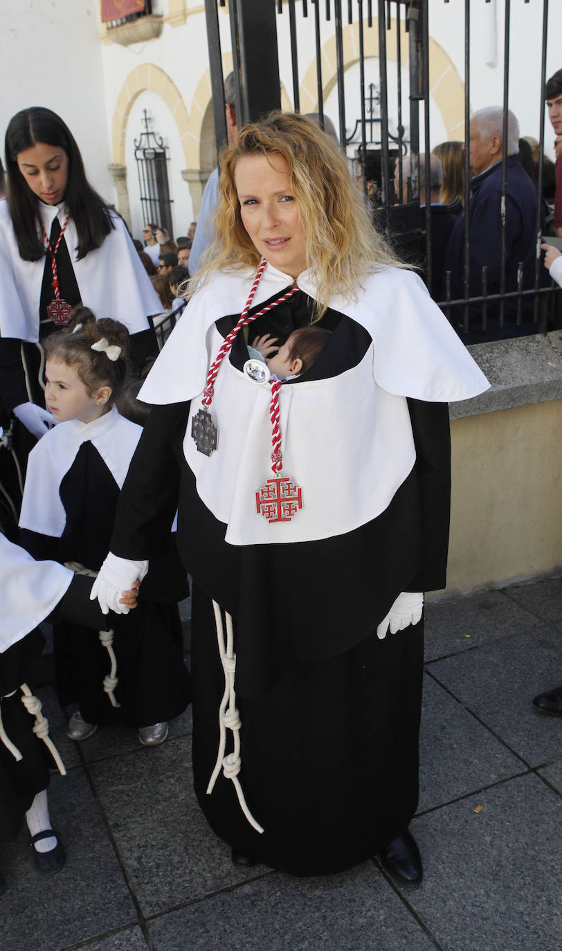 Franciscana Cofradía Penitencial del Vía Crucis y del Santísimo Cristo del Calvario (Estudiantes) con su único paso, el Santísimo Cristo del Calvario.