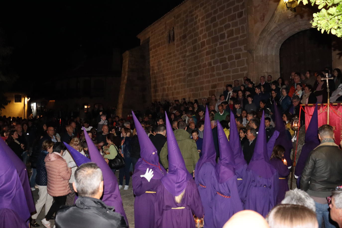 Valverde de la Vera vive su día más importante del año con los &#039;empalaos&#039;