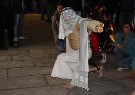 Valverde de la Vera vive su día más importante del año con los 'empalaos'